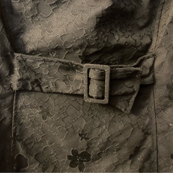 Little Black Dress with Belt and Floral Print - Liz Claiborne Dress 🖤✨🖤✨ - Picture 11 of 11